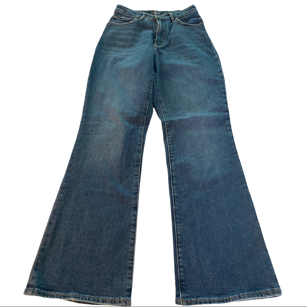 Express NWOT High Rise Medium Wash Bootcut Jeans SHORT